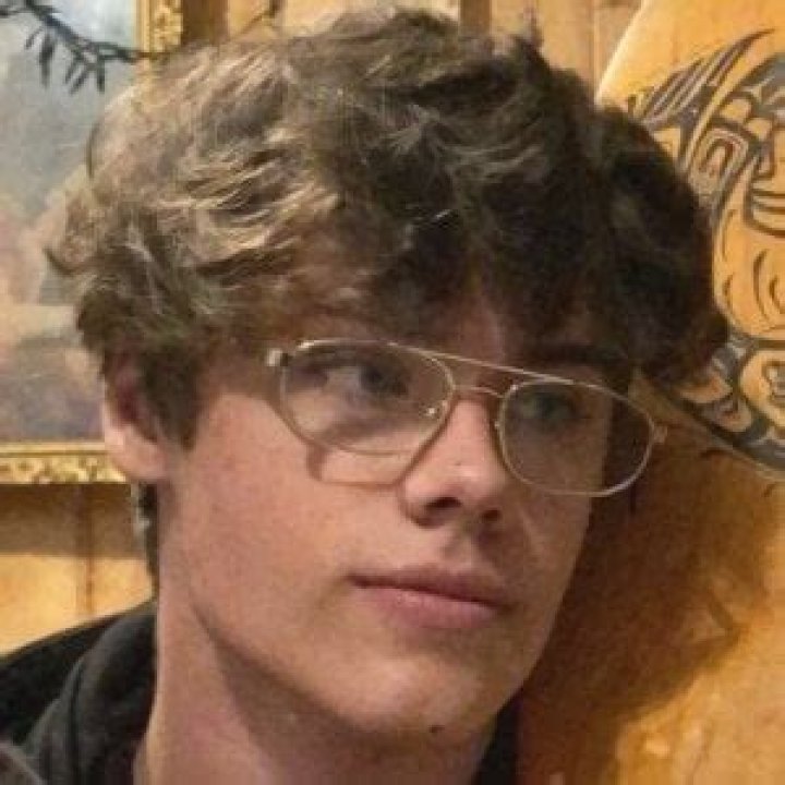 Skhyler Smith - Age, Family, Bio