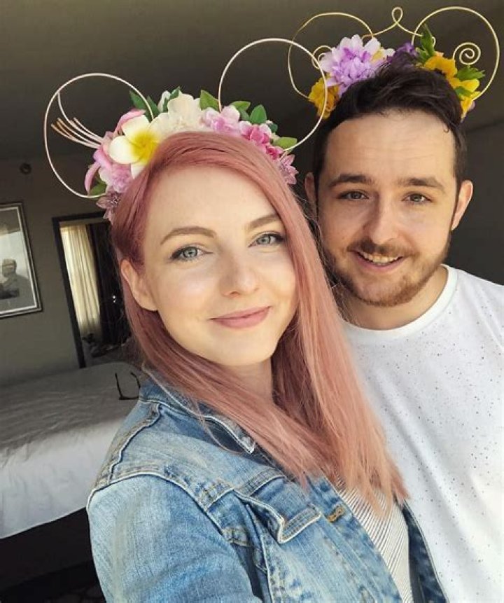 SmallishBeans - Age, Family, Bio