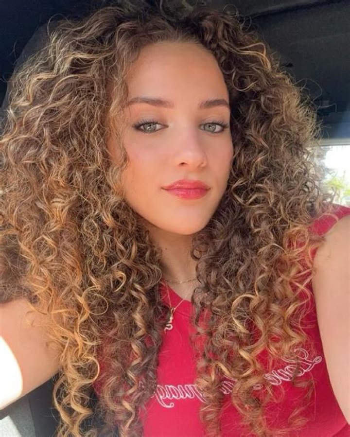 Sofie Dossi Bio (Wiki) 