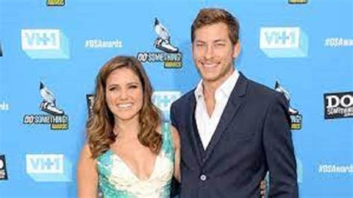 Sophia Bush Divorce Reddit Drama Ex Husband Grant Hughes Cheating Scandal