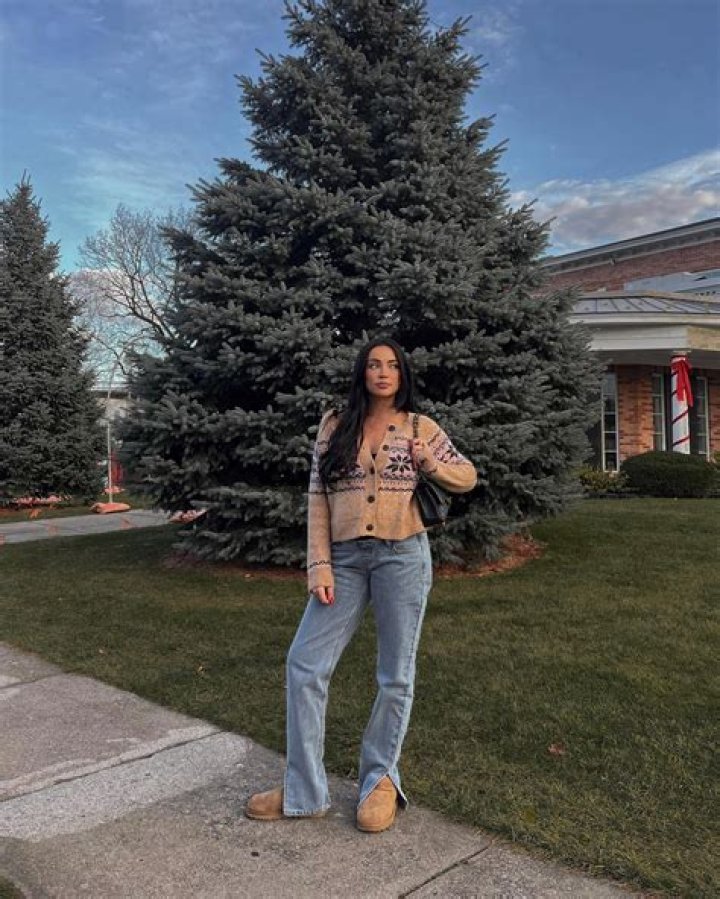 Stephanie Ledda - Age, Family, Bio