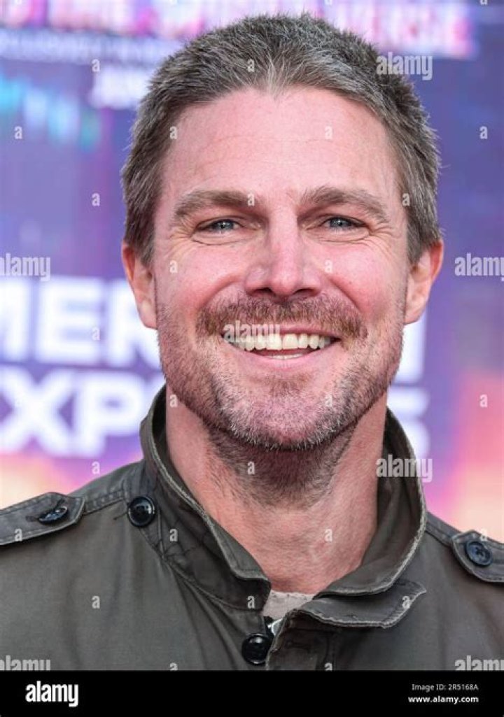 Stephen Amell - Age, Family, Bio