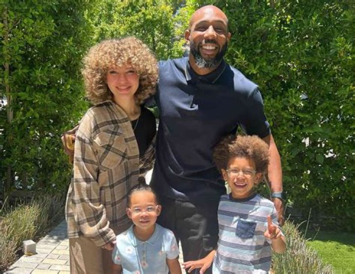 Stephen Boss - Trivia, Family, Bio