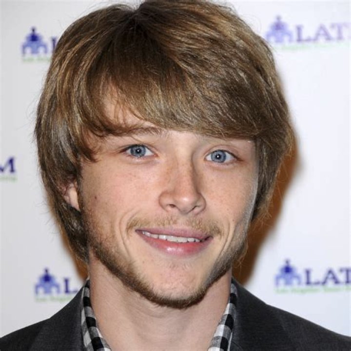 Sterling Knight Bio (Wiki) 