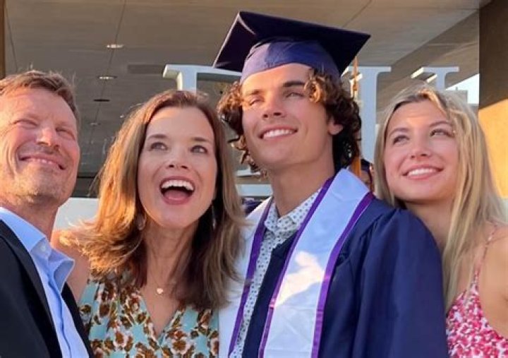 Steve Hackett - Age, Family, Bio