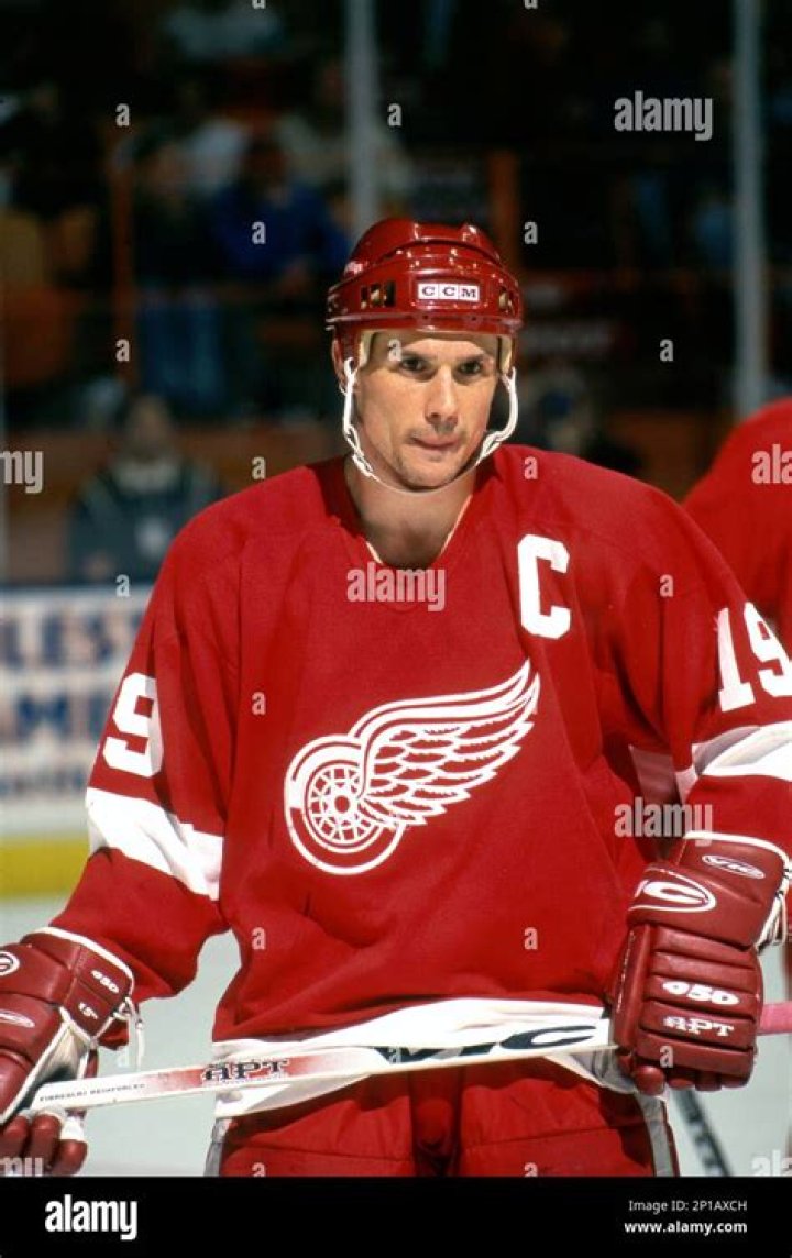 Steve Yzerman - Age, Family, Bio