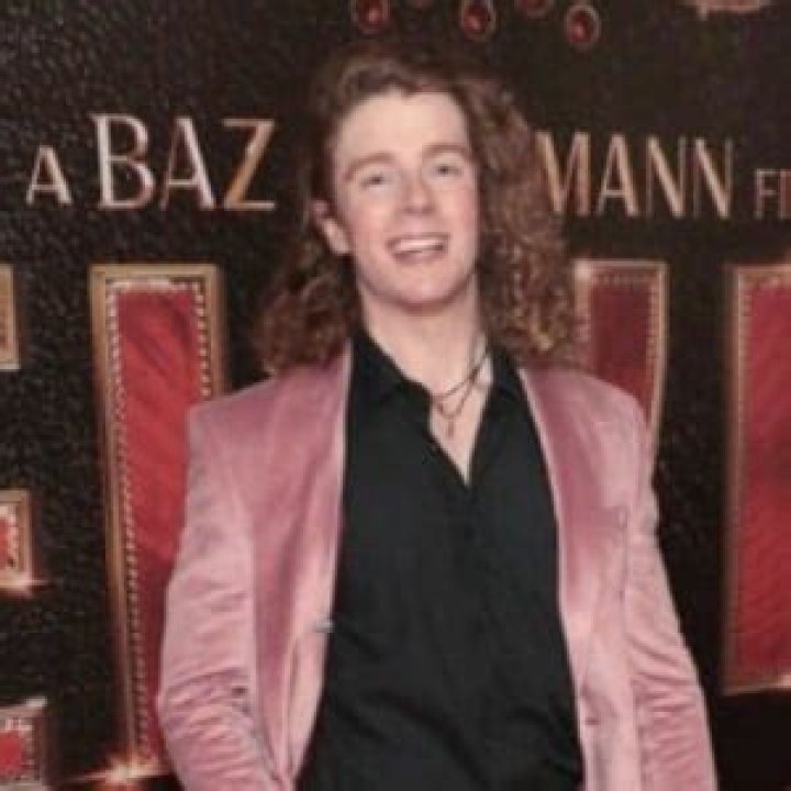 Stuart Mackey - Age, Family, Bio