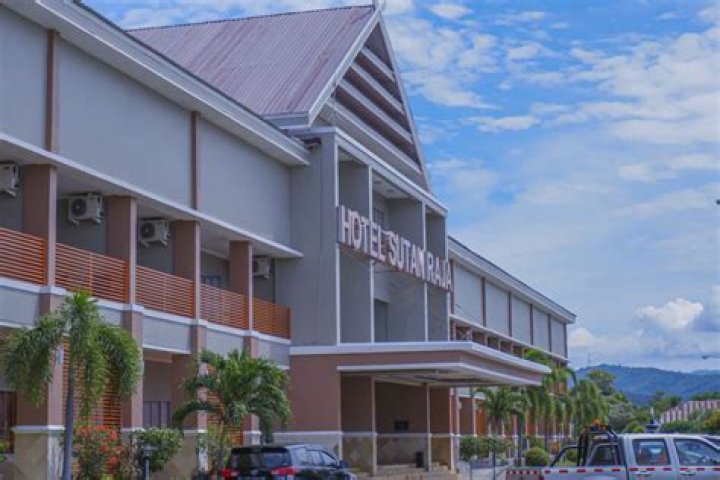 Sutan Amrull - Age, Family, Bio