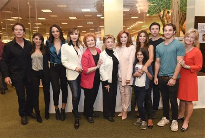 Suzanne Rogers - Age, Family, Bio