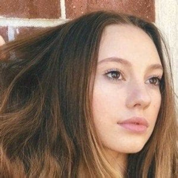 Sydney Bullock - Age, Family, Bio