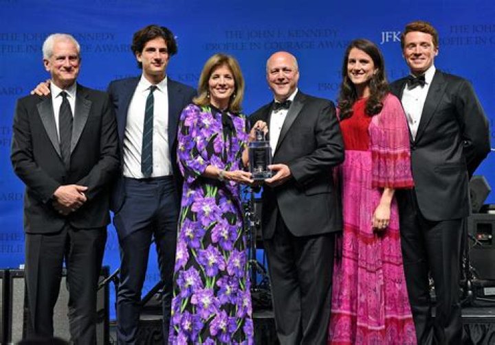 
Tatiana Schlossberg Height, Weight, Net Worth, Age, Birthday, Wikipedia, Who, Nationality, Biography 