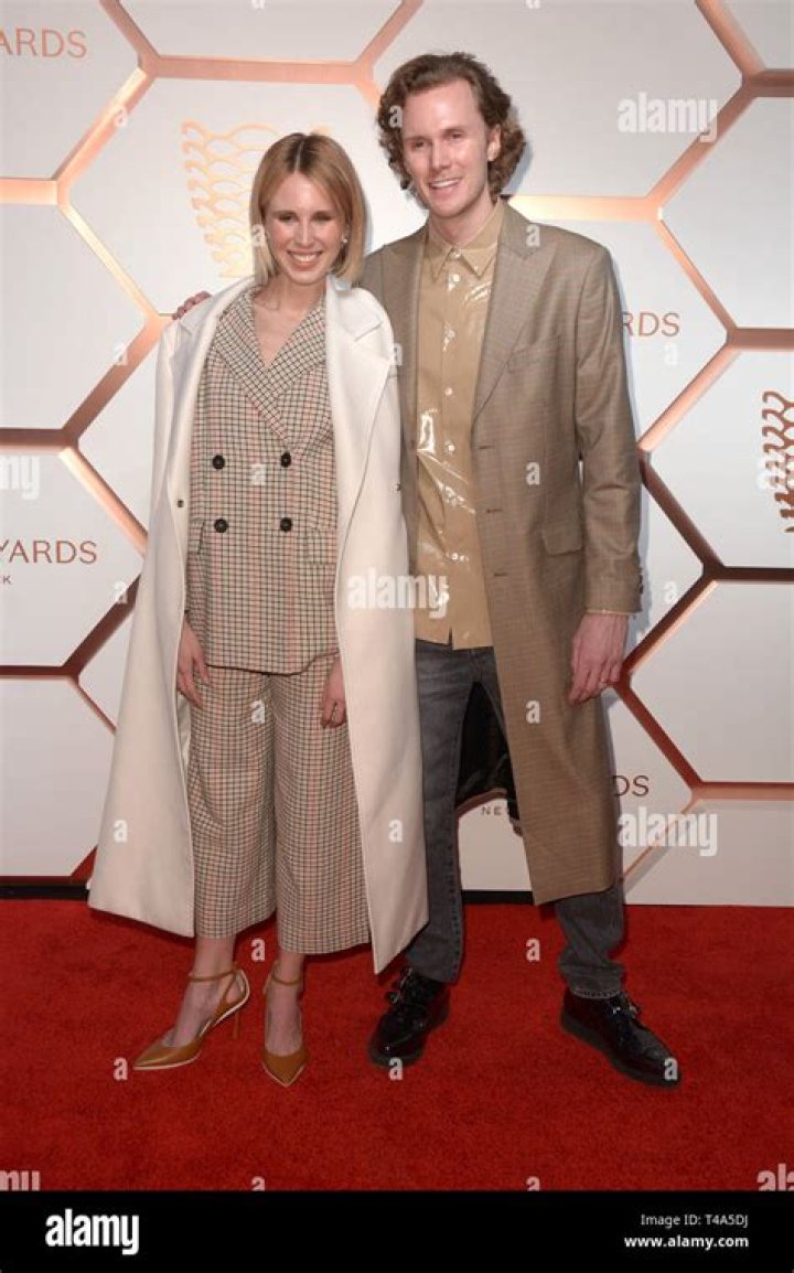 Tessa Hilton (Tessa June Gräfin von Walderdorff) Bio (Wiki) 