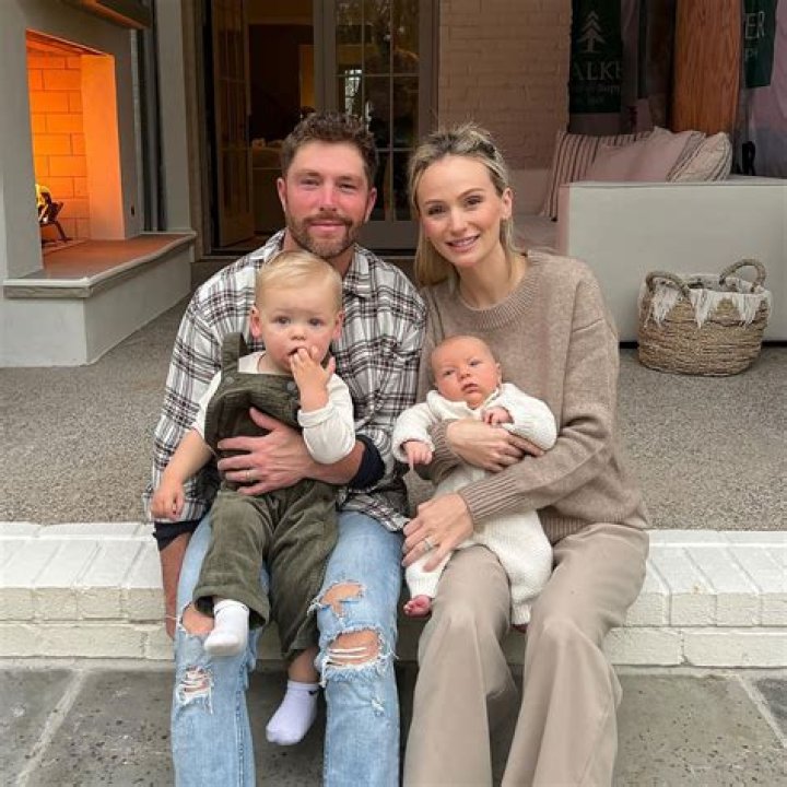 The Bachelor Alum Lauren Bushnell is Married To Singer Chris Lane! What's her Net Worth?