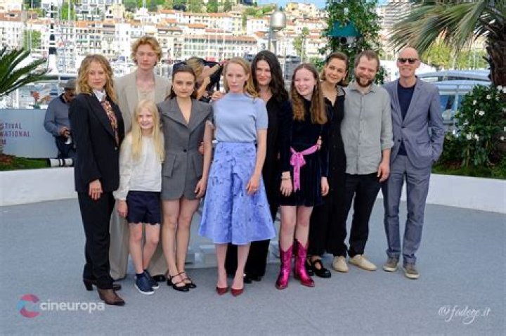 The Falling - Cast, Ages, Trivia