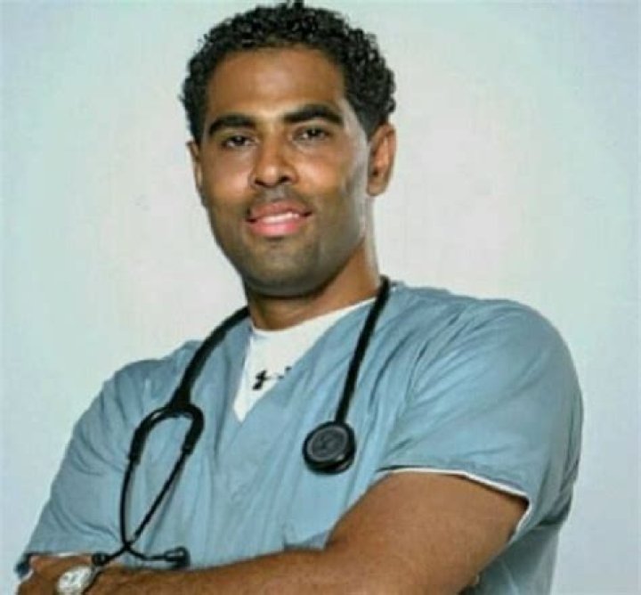 The medician physician Darren Naugles is married to Lisa Nicole Cloud.