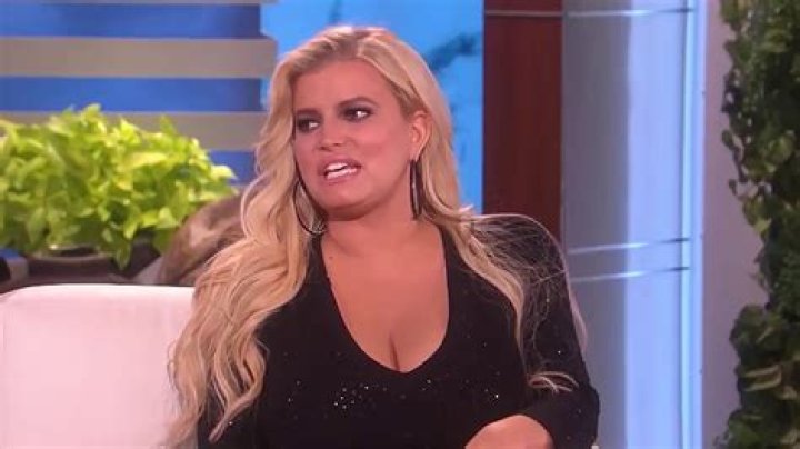 The Most Awkward Talk! Jessica Simpson on Ellen Degenerous Show talks about family and also Teases New Music!!