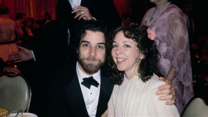 The versatile and revered actor and singer Mandy Patinkin! Know about his career, selection of roles, virtues and corneal transplant for keratoconus!