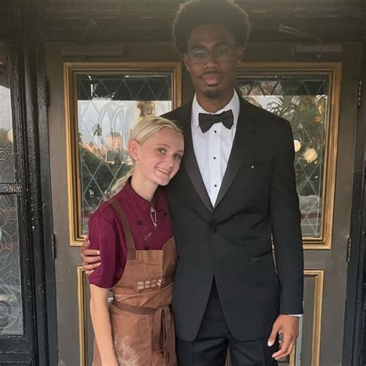 Tineke Younger - Age, Family, Bio