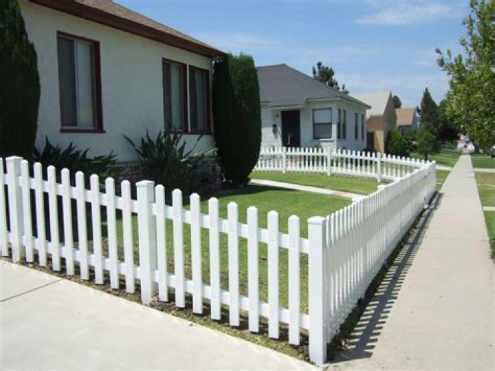 Tom Brady hates suburbs, white picket fences but wants 4 or 5 kids