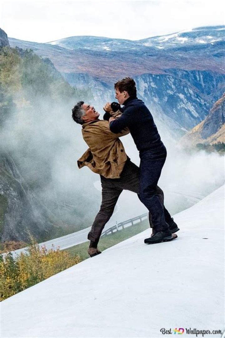 Tom Cruise fights against Xenu in the ‘Oblivion’ trailer: hilarious or interesting?