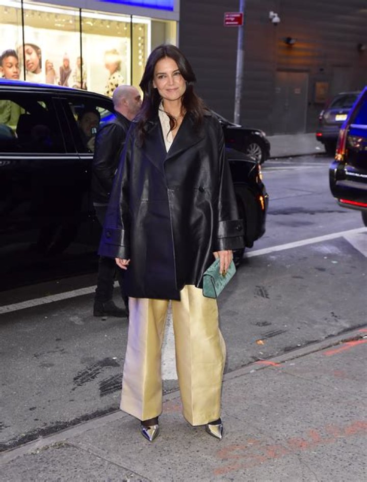 Tom Cruise is stealing Katie Holmes’ high heels