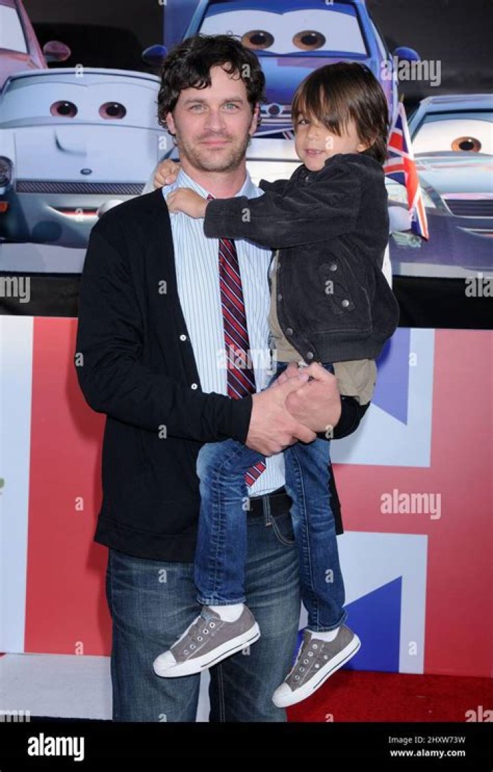 Tom Everett Scott - Age, Family, Bio