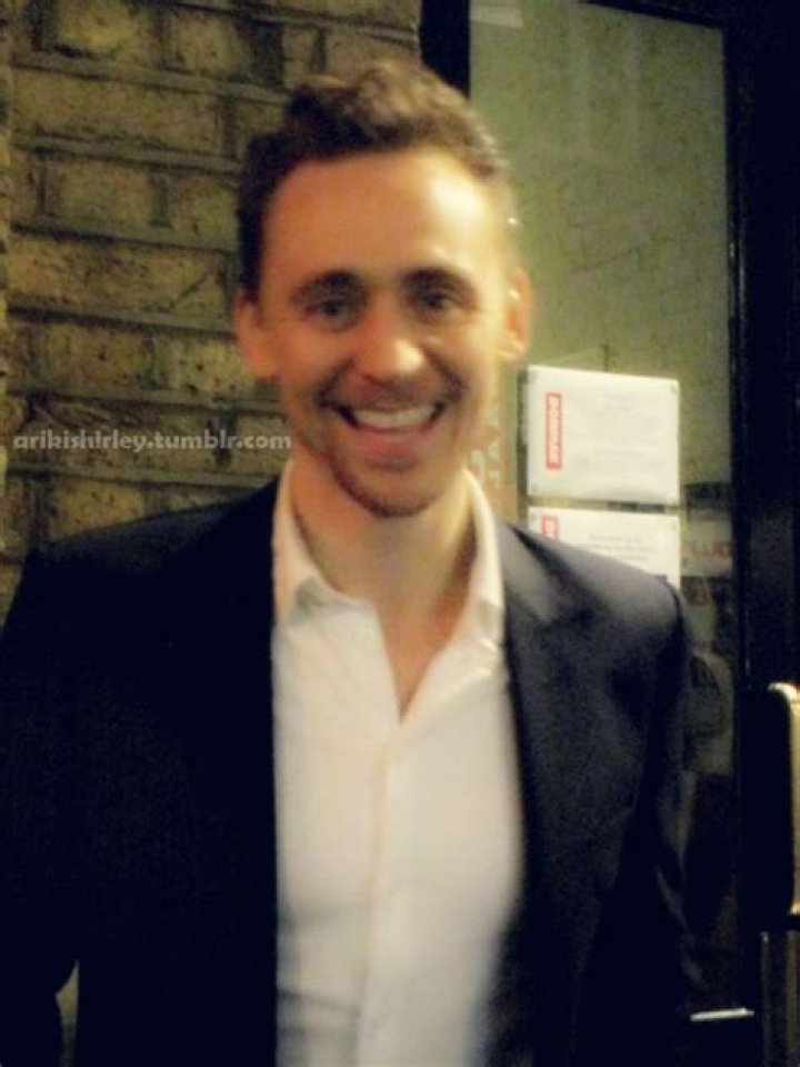 Tom Hiddleston on his gay fans & sexuality: ‘It’s all good. It’s all ice cream.’