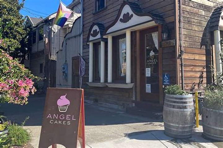 
Tragic loss: What happened to Jennifer Angel, owner of Oakland Angel cakes? Dies after purse snatching incident 