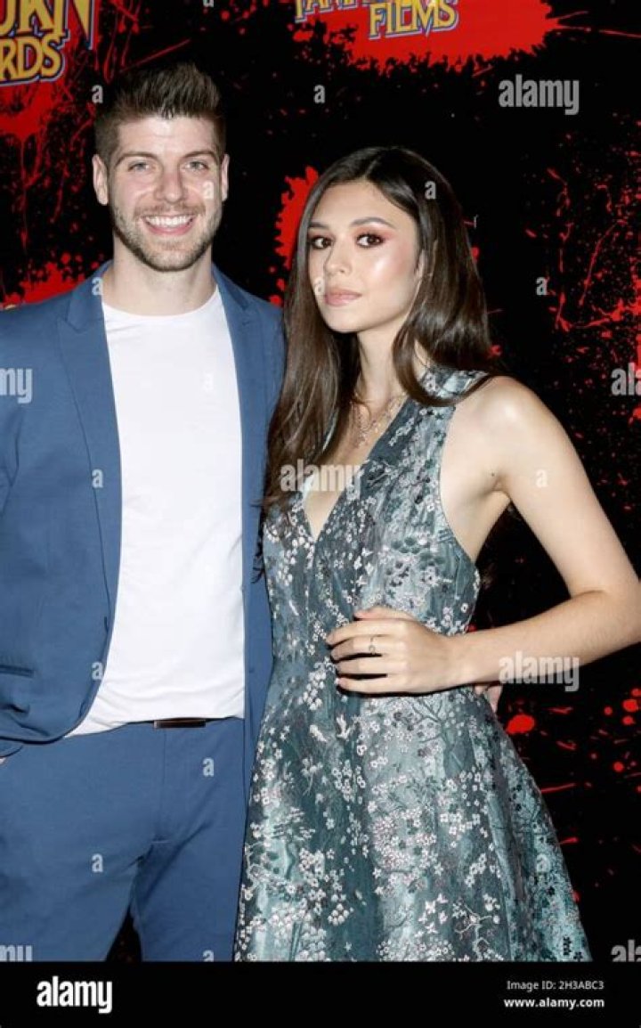 Transgender Actress, Nicole Maines might be secetly dating her boyfriend