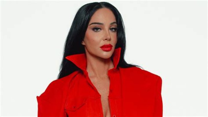 
Tulisa New Red Sofa Video Leaked On Twitter & Reddit- Where Has She Been All These Years? 