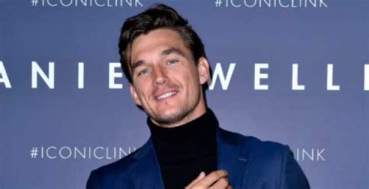 Tyler Cameron and Kristin Cavallari Caught Kissing!