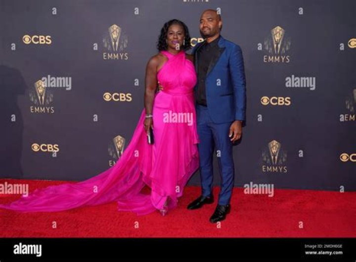 Uzo Aduba Wins Emmy For Crazy Eyes