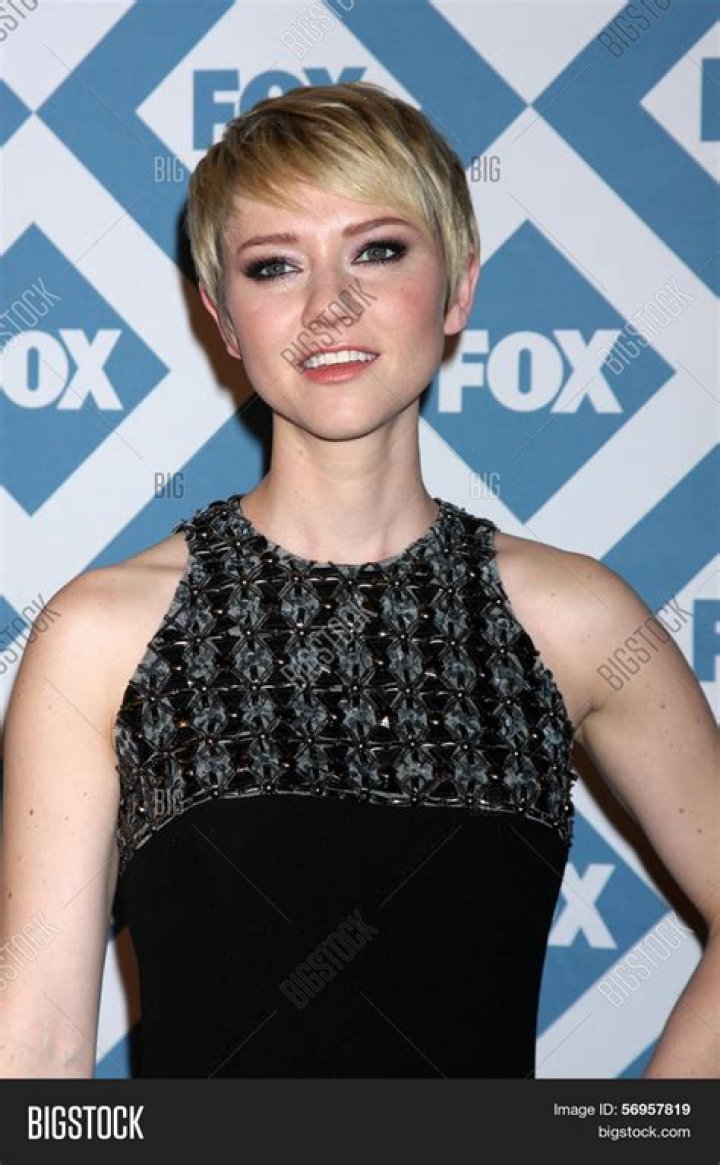 Valorie Curry - Age, Family, Bio