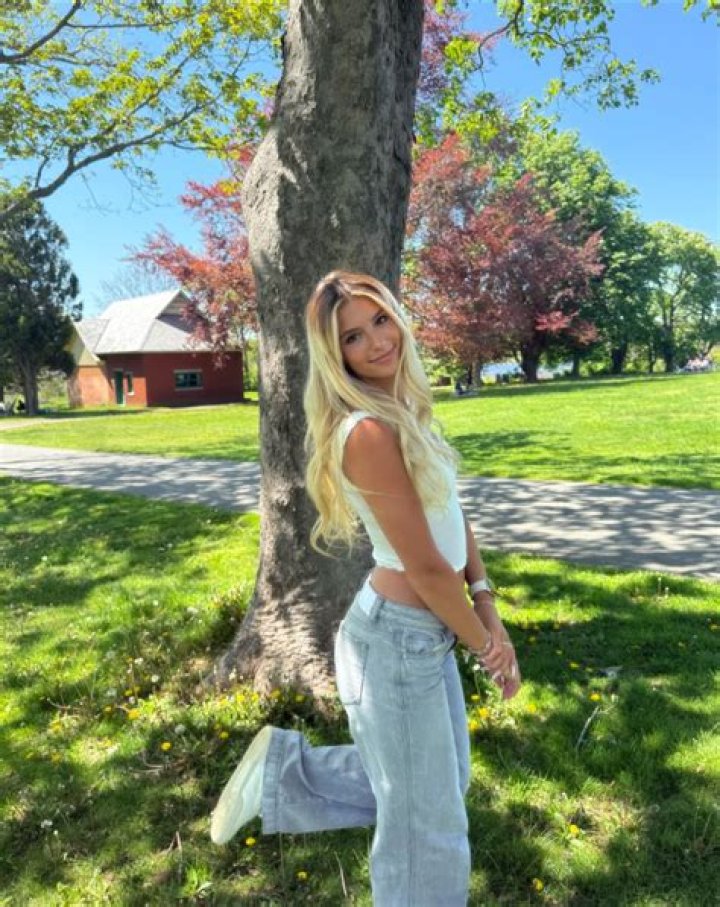 Vera Bambi - Age, Family, Bio