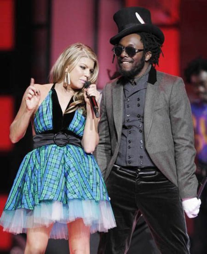 Video of Fergie performing drunk at the Billboard Awards