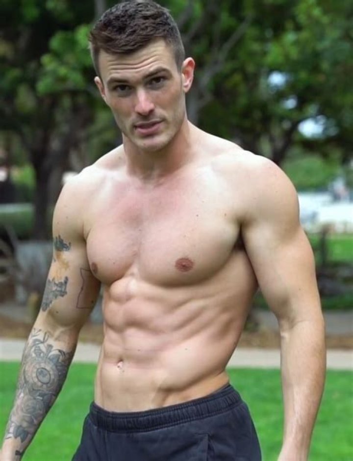 Vince Sant - Age, Family, Bio