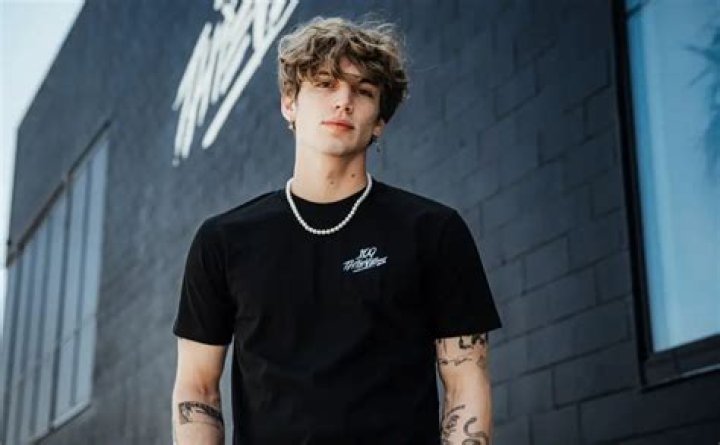 Vinnie Hacker - Age, Family, Bio