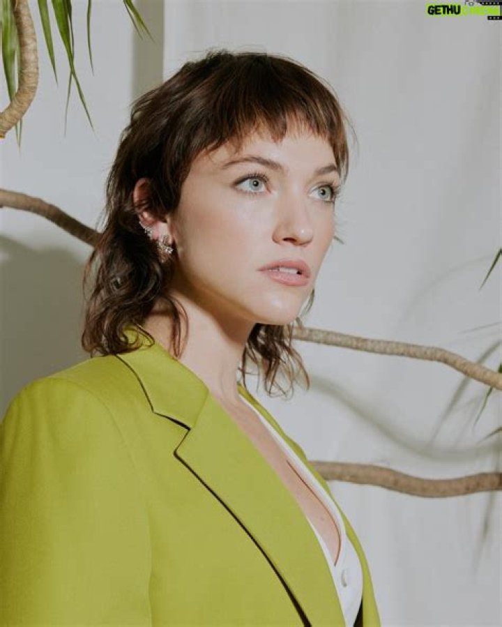 Violett Beane Bio (Wiki) 