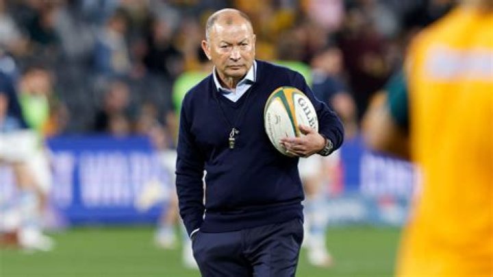 
Wallabies “Heckler” Fan Who Called Coach Eddie Jones A Traitor Gets A Fierce Rebuke At Press Conference Today 