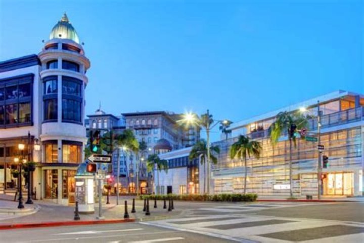 What can you do for free in Beverly Hills?