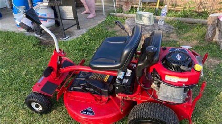 What kind of oil does my Snapper lawn mower take?