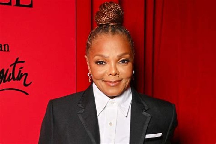 What’s up with Janet Jackson’s dramatically shorter hair?