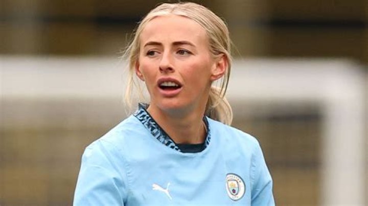 
What Sexuality Is Chloe Kelly – Is She Gay? Partner And Dating Life Of The Manchester City Footballer 
