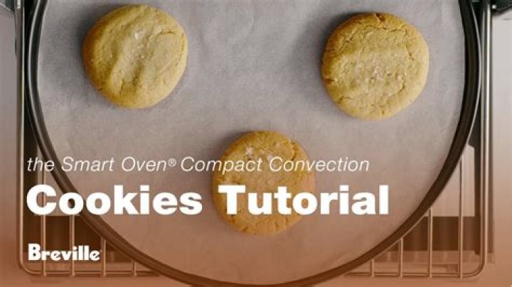 What temperature do you bake cookies in a convection oven?