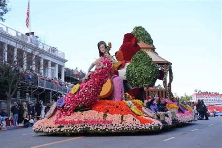 Where are Rose Parade floats built?