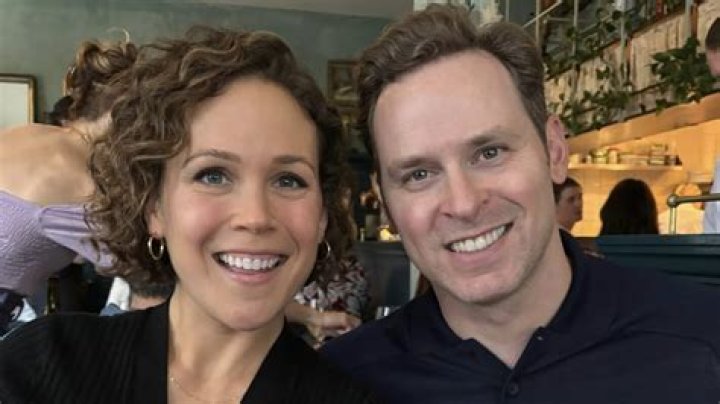 Where does Erin Krakow live now?