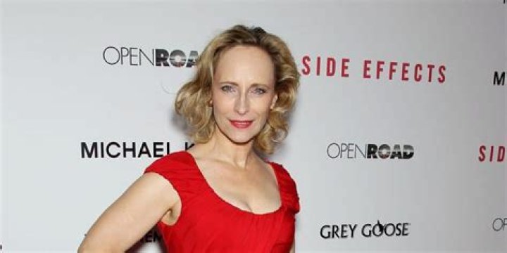 Where is Laila Robins now? Husband, Net Worth, Family – Wiki