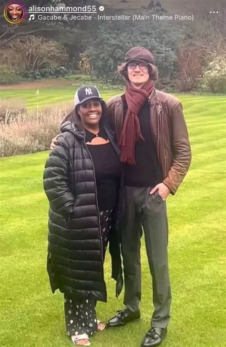 
Who are Alison Hammonds Parents? Alison Hammond Biography, Parents Name and More 