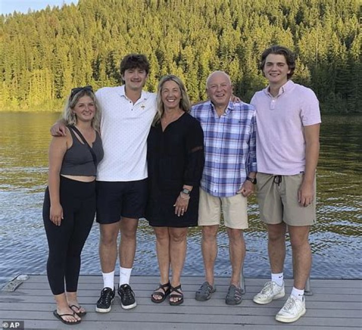 Who Are Ethan Chapin Parents Stacy And Jim Chapin? Meet His Siblings Maizie and Hunter