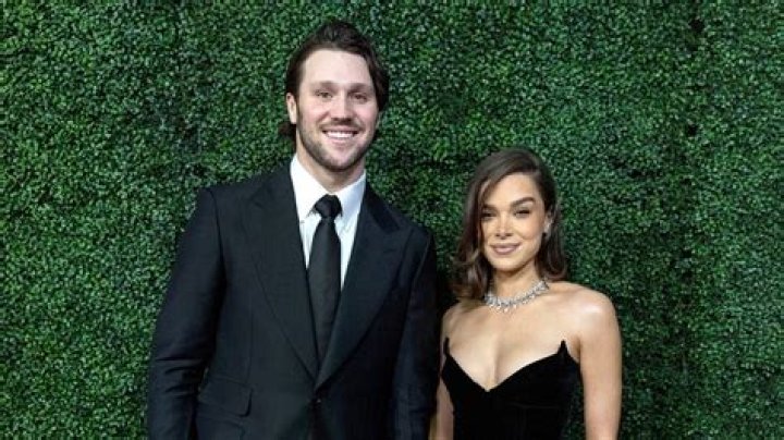 Who are Hailee and Kendra? Let’s know about thier Age, Relationship, and more